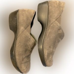 Dansko clogs grey size 38, approx US size 8.